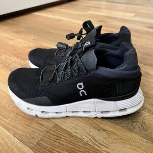 On Cloudnova Women’s size 7